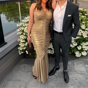 Norma Kamali - Elegant Gold Ruched Gown